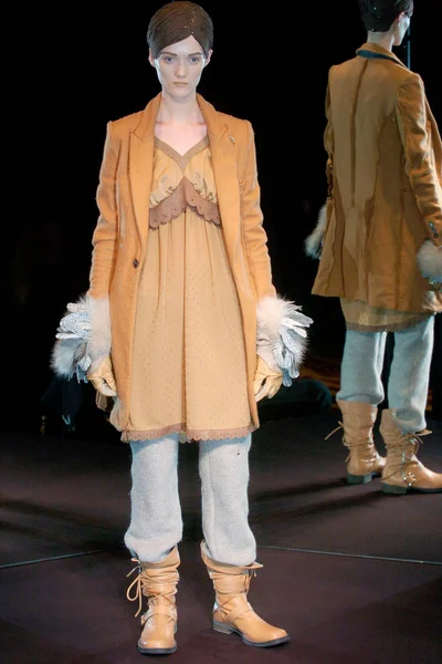 Look 13